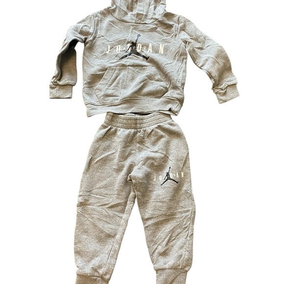 Gray Jordan Kids Hoodie and Sweatpants Set - Picture 2 of 7